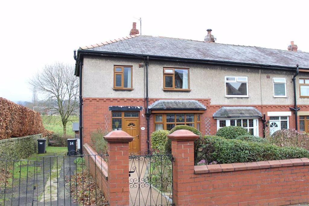 North Road, Glossop 3 bed end of terrace house £215,000