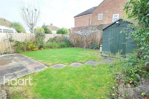 2 bedroom bungalow to rent, Leasway, Bedford