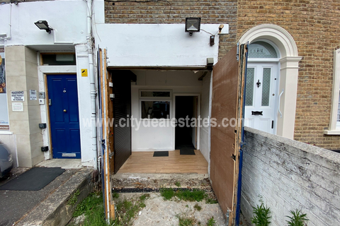 Warehouse to rent, Avenue Road, Acton W3 8QG