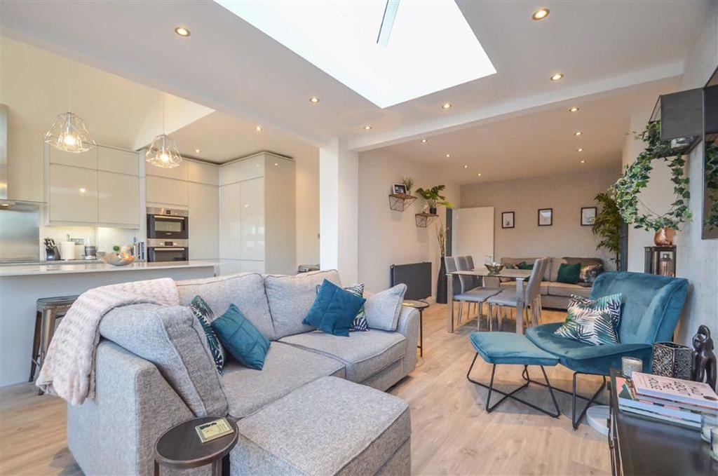 Vardon Drive, Leighonsea, Essex 3 bed bungalow £490,000