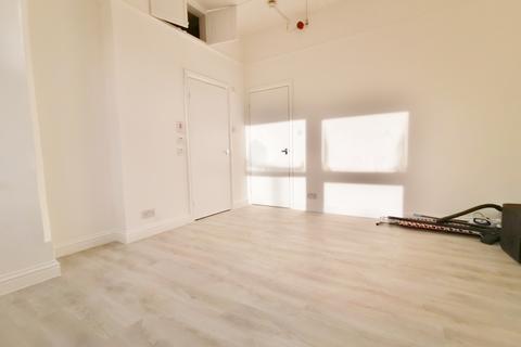 Studio to rent, Onslow Gardens, Muswell Hill N10