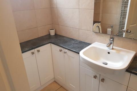 3 bedroom flat to rent, Chaplin road, london NW2