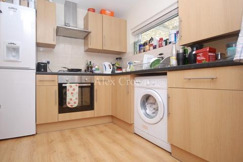 2 bedroom flat to rent, Brecknock Road, Camden Town