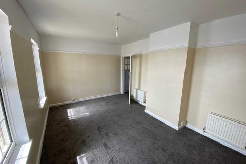 2 bedroom flat to rent, Orchard Parade, Willingdon