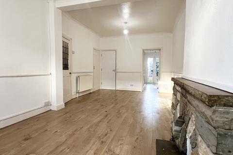 2 bedroom terraced house to rent, Huxley Road, Edmonton, N18