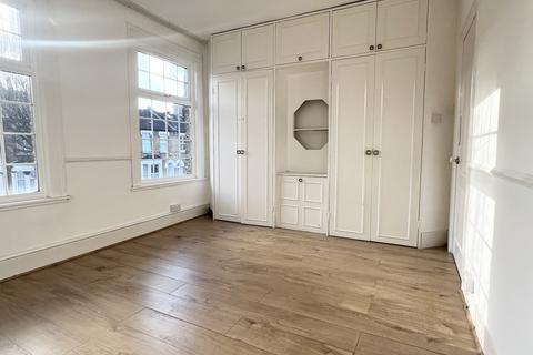 2 bedroom terraced house to rent, Huxley Road, Edmonton, N18