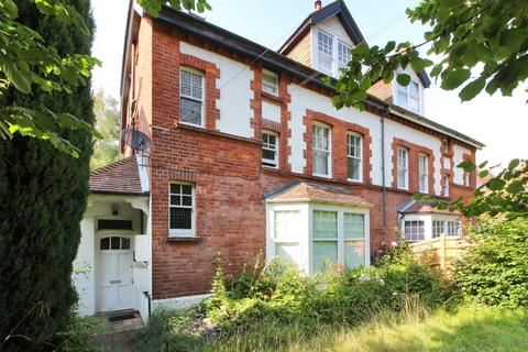 Cypress Grove Tunbridge Wells 2 Bed Link Detached House 350 000