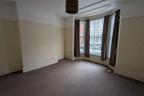 2 bedroom flat to rent, Hallville Road, Allerton