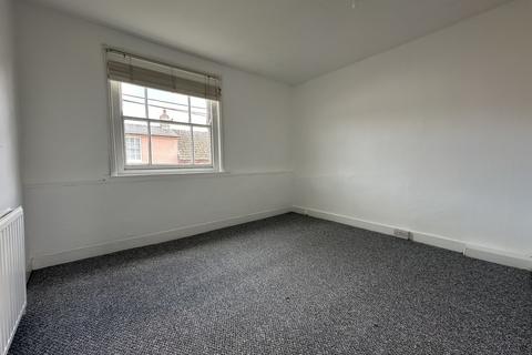 2 bedroom terraced house to rent, Bridewell Street, Clare