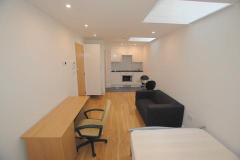 Studio to rent - Prince Of Wales Road, Norwich