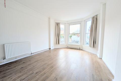 Studio to rent, Fordwych Road, Cricklewood NW2