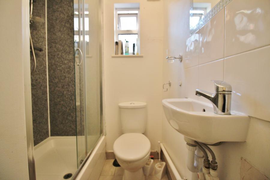 Shower Room x1