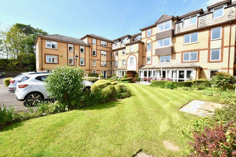 Court, Stamford 1 bed apartment £100,000