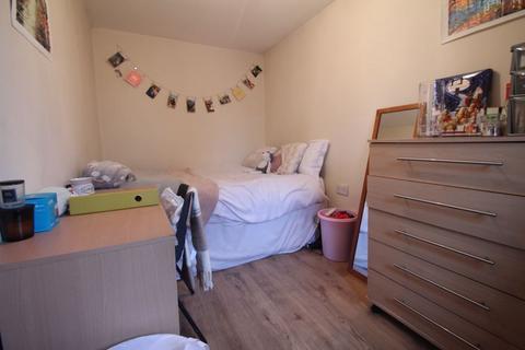 6 bedroom semi-detached house to rent, Pield Heath Road, Uxbridge, UB8