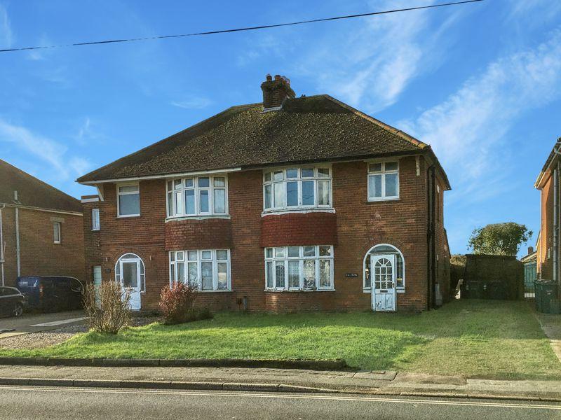 Nodes Road, Cowes 3 bed semidetached house £210,000