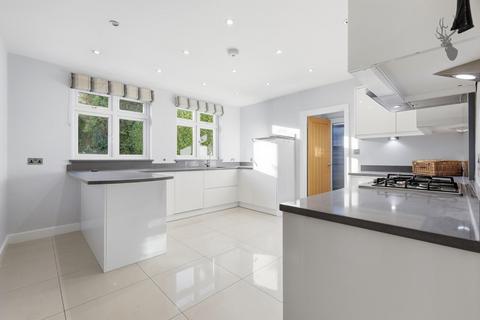 4 bedroom detached house to rent, Theydon Park Road, Theydon Bois, Epping, Essex