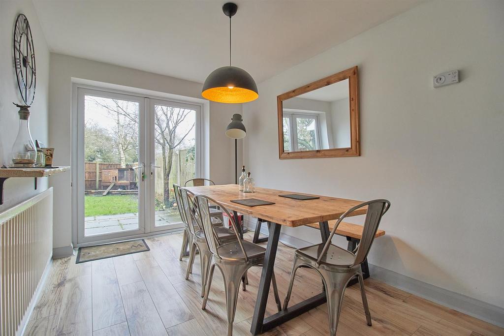 Kent Drive, Hinckley 4 bed detached house £250,000