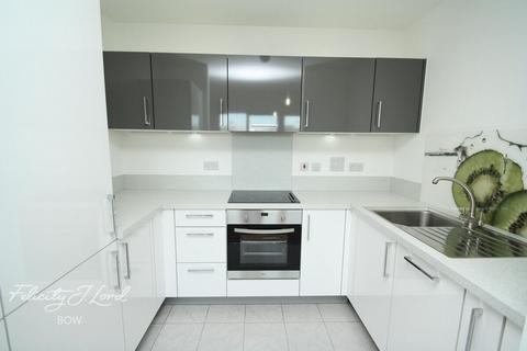 1 bedroom flat to rent, Oxley Square, London