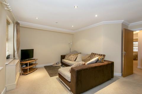 2 bedroom flat to rent, West Cliff Road, West Cliff