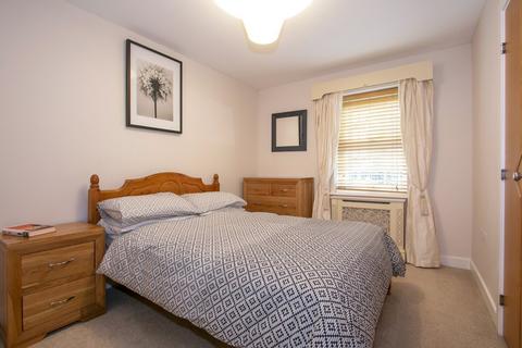 2 bedroom flat to rent, West Cliff Road, West Cliff
