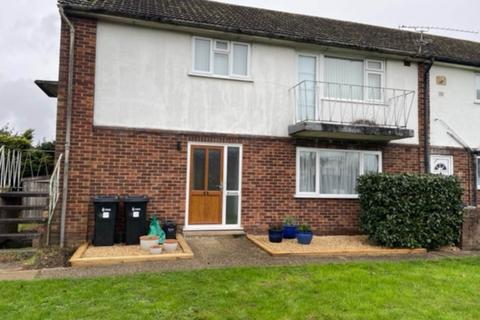 2 bedroom flat to rent, Selsdon Avenue, Woodley