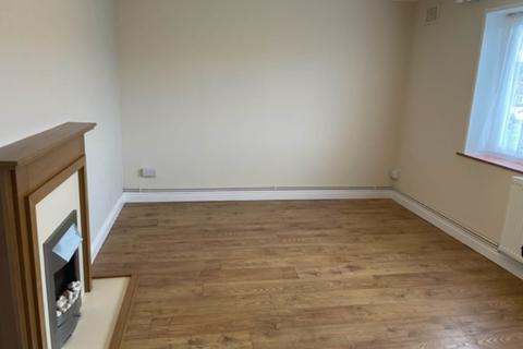 2 bedroom flat to rent, Selsdon Avenue, Woodley