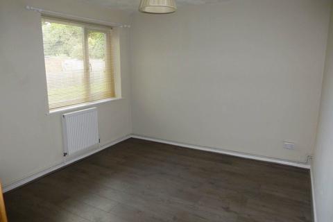 2 bedroom flat to rent, Selsdon Avenue, Woodley