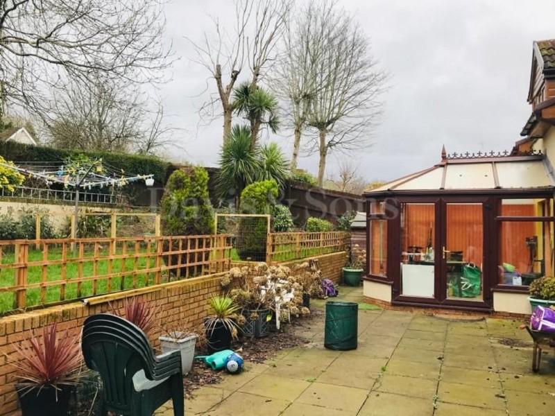 Shepherd Drive, Langstone, Newport. NP18 2LB 5 bed detached house £