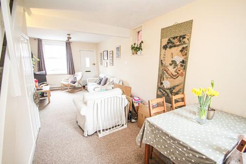 2 bedroom detached house to rent, Canterbury Road, Colchester, Essex, CO2