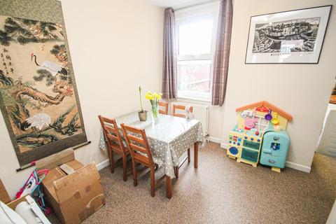 2 bedroom detached house to rent, Canterbury Road, Colchester, Essex, CO2