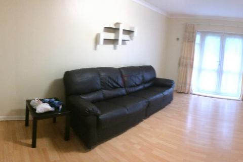 2 bedroom flat for sale, Avenue Road, Southall, UB1