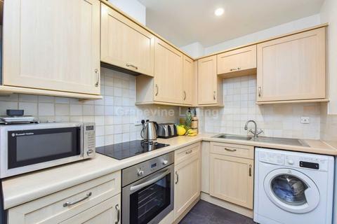 1 bedroom apartment to rent, Clapham Park Road, Clapham SW4.  Including parking