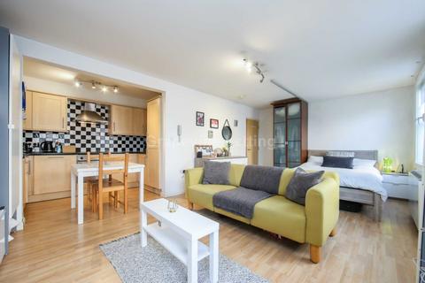 1 bedroom apartment to rent, Trent Road, London