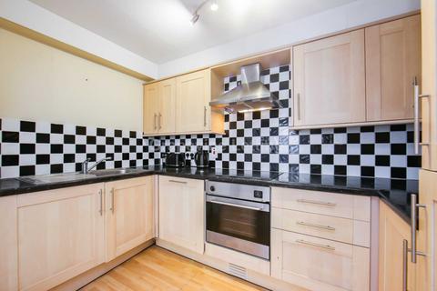 1 bedroom apartment to rent, Trent Road, London