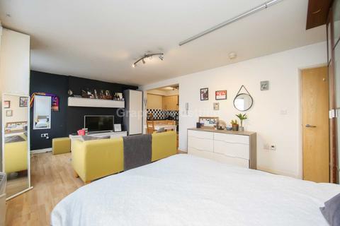 1 bedroom apartment to rent, Trent Road, London