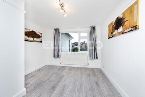 2 bedroom apartment for sale, St Georges Road, Temple Fortune, NW11