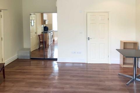 Studio to rent, Kingscroft Road, Kilburn