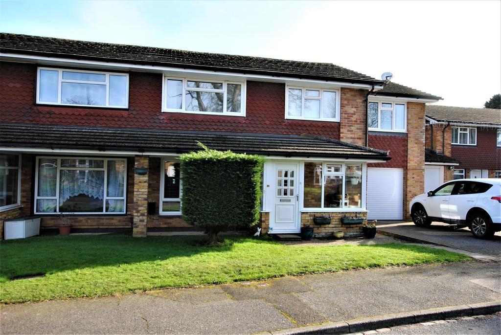 Deans Walk, Old Coulsdon 5 bed semidetached house £585,000