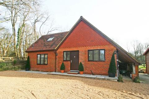 2 bedroom cottage to rent, Marches Road, Warnham