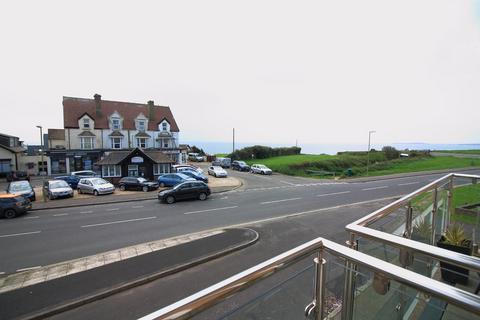 2 bedroom apartment to rent, Marine Drive, Barton On Sea