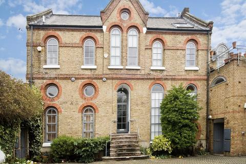 2 bedroom ground floor maisonette to rent, Grange Walk Mews, Bermondsey