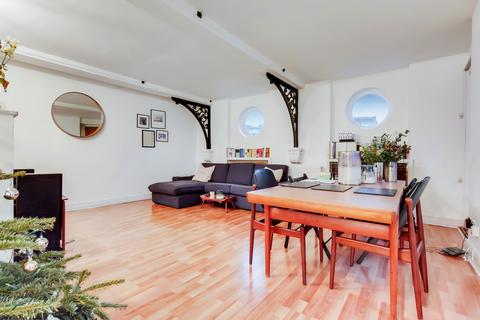 2 bedroom ground floor maisonette to rent, Grange Walk Mews, Bermondsey
