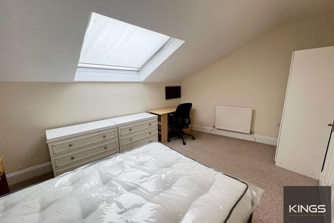 undefined, Brittania Road North