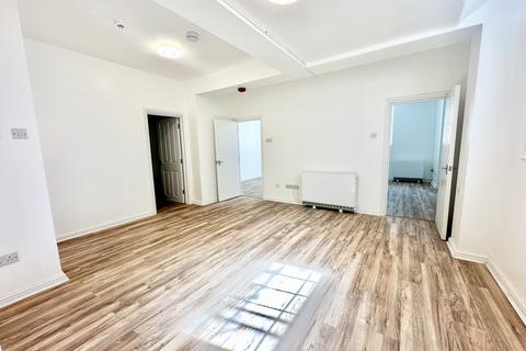 3 bedroom apartment to rent, Victoria Pararde, Ramsgate