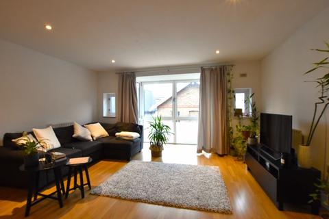 1 bedroom apartment to rent - Cowleaze Road, Kingston Upon Thames