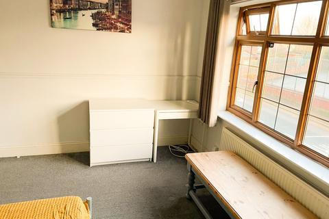 1 bedroom in a house share to rent, Room 5, 157 Beckett Road