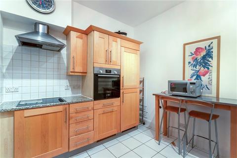 2 bedroom flat for sale, Tamarind Court, 18 Gainsford Street, London, SE1