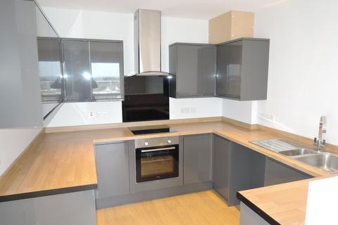 3 bedroom penthouse to rent, Harlech House, Carnarvon Road, Clacton-on-Sea