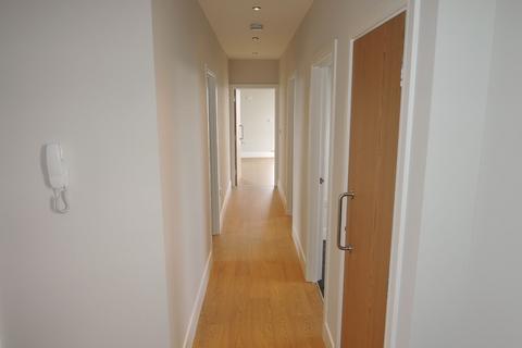 3 bedroom penthouse to rent, Harlech House, Carnarvon Road, Clacton-on-Sea
