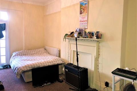 8 bedroom flat to rent, Kings Road